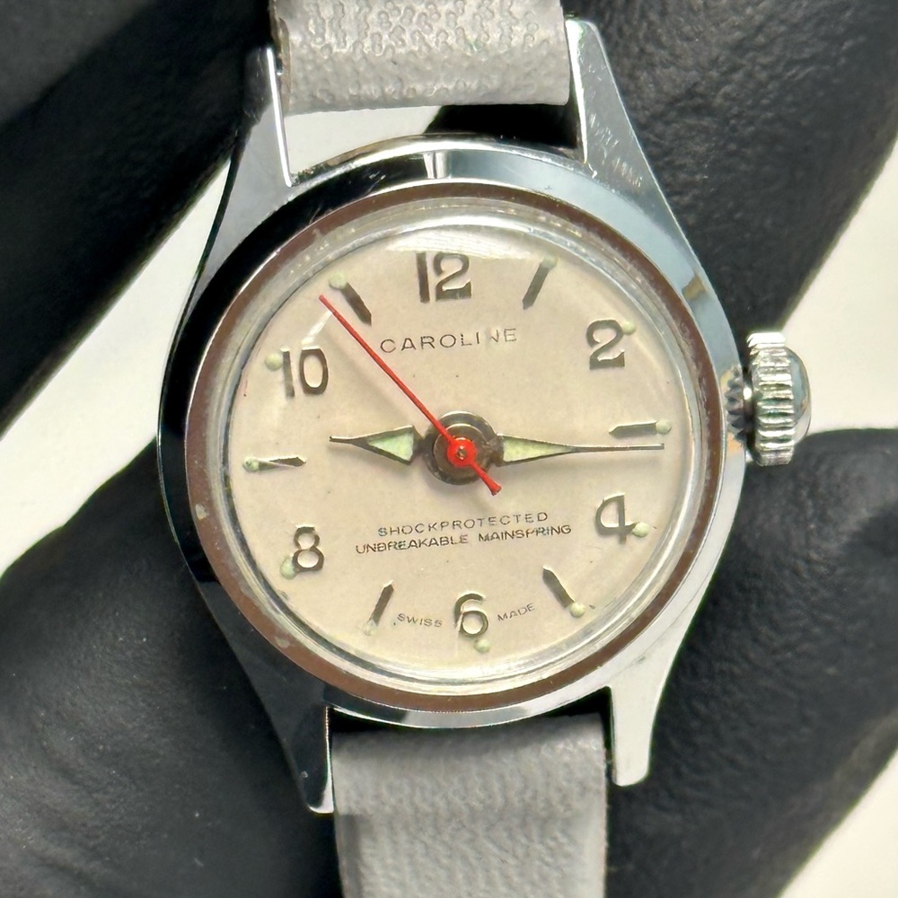Caroline Mechanical Swiss-Made Vintage Ladies’ Silver Tone 23mm Vintage Watch